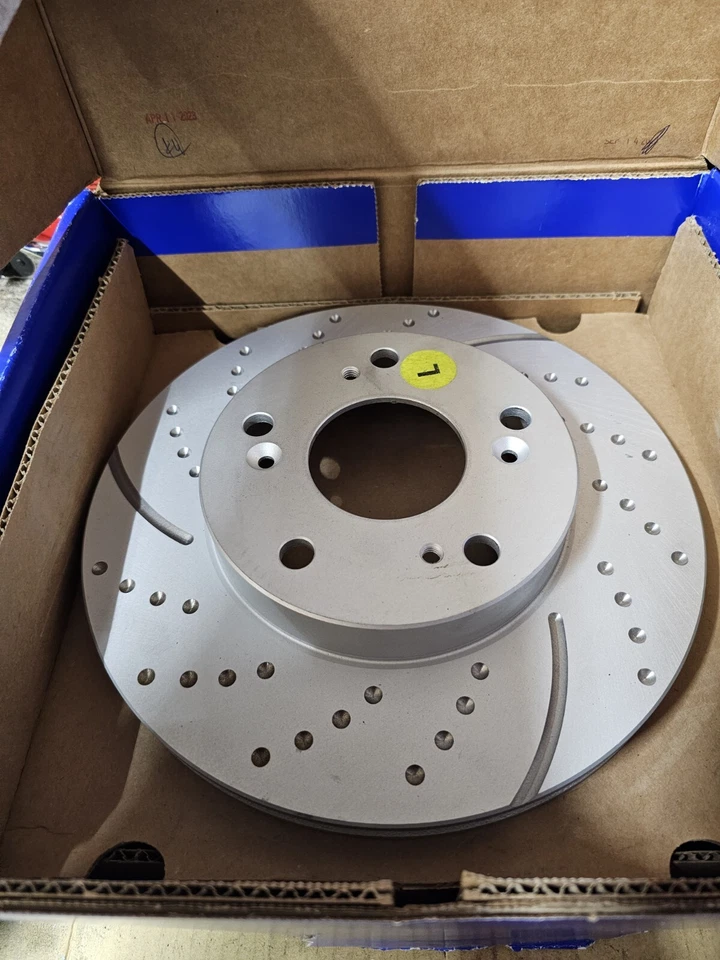 Rotores y pastillas perforados y ranurados EBC S5 HONDA ACURA RSX INTEGRA DC5 Foto 3 de 4