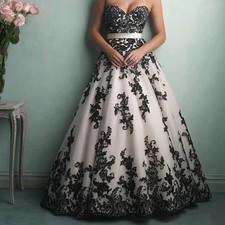 Ivory Black Gothic A-line Wedding Dresses Retro Lace Applique Natural Colorfull