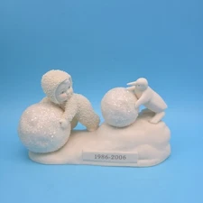 Dept. 56 Snowbabies "I'm Making Snowballs Too" 2006 Christmas Figurine