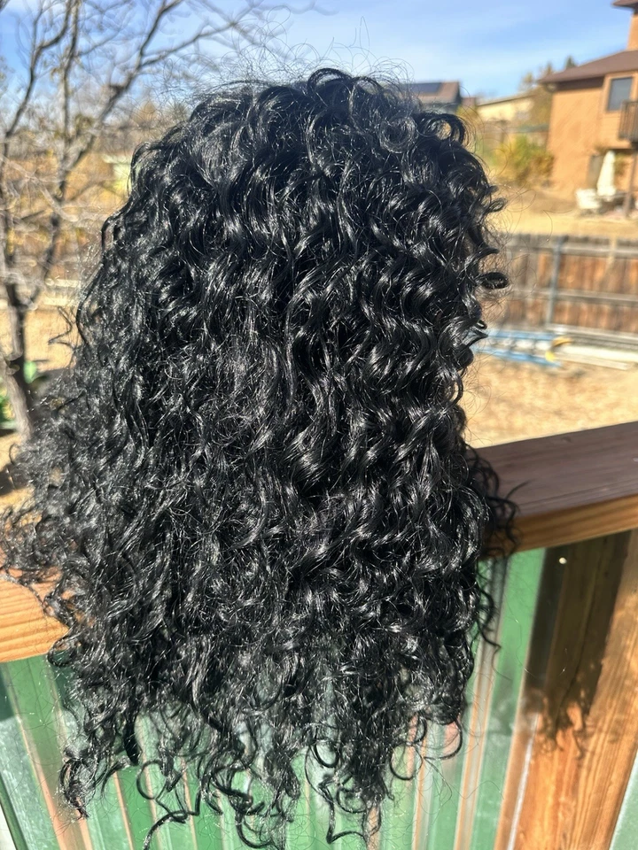 Peluca rizada negra 360 pelo sintético separación sin encaje Foto 2 de 4