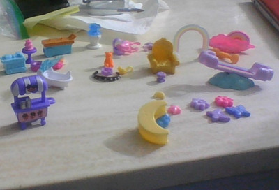 Tiny minature toys mixed bag: Unmarked/Brand Undetermined Variety of Items