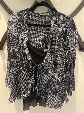 Notations Womens dressy cami and shirt Black/gray Size 4x polyester 