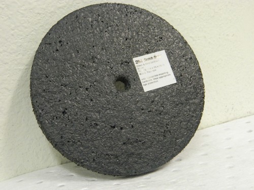 3M 48011010250 6" Diameter x 1/2" Wide x 1/2" Hole Clean and Strip Wheel Qty. 1 - Picture 2 of 12