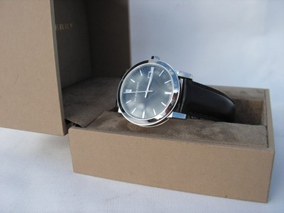 burberry round leather strap watch 38mm