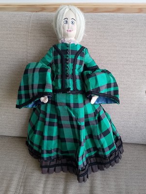 HANDGEMACHTE ROBBIE PUPPE VIKTORIANISCHER STIL KLEIDUNG MIT FABELHAFTER LIEBE ZUM DETAIL