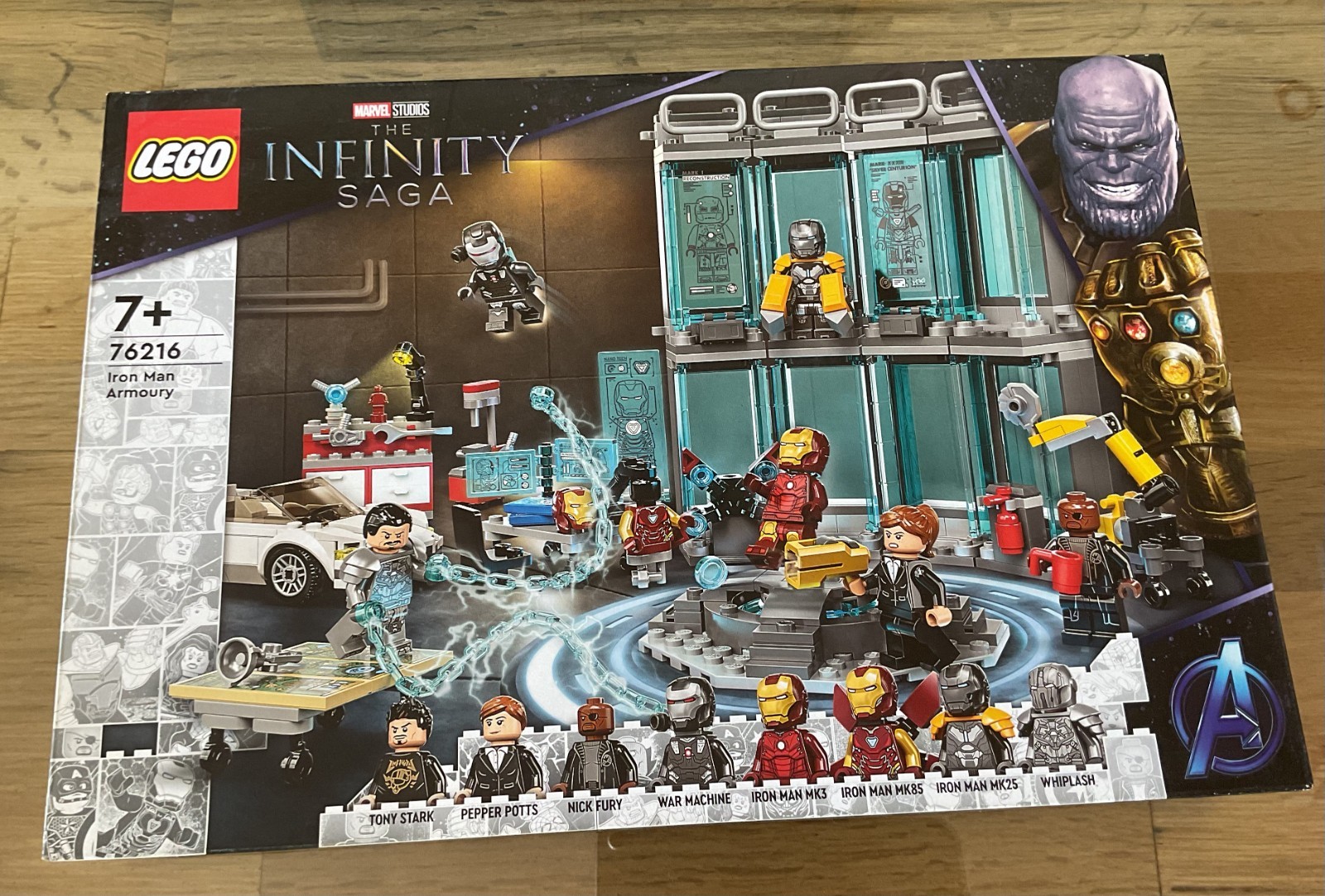 LEGO Marvel 76216 L'Armurerie d'Iron Man avec armures interchangeables et atelier
