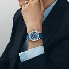 Patek Philippe Aquanaut Luce 5067A-022 'Ladies' Stainless Steel Blue Dial 3