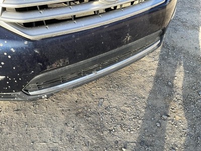 Used Lower Grille fits: 2012 Toyota Highlander lower Base Lower Grade A