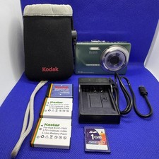 Kodak EasyShare M340 10.2MP CCD Sensor 1GB Memory Card 3 Batteries - Excellent 