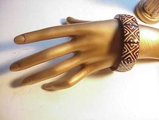 2 CHIC BUFFALO HORN   STRETCH BRACELET TRIBAL PATTERN . TWO FOR 19.99