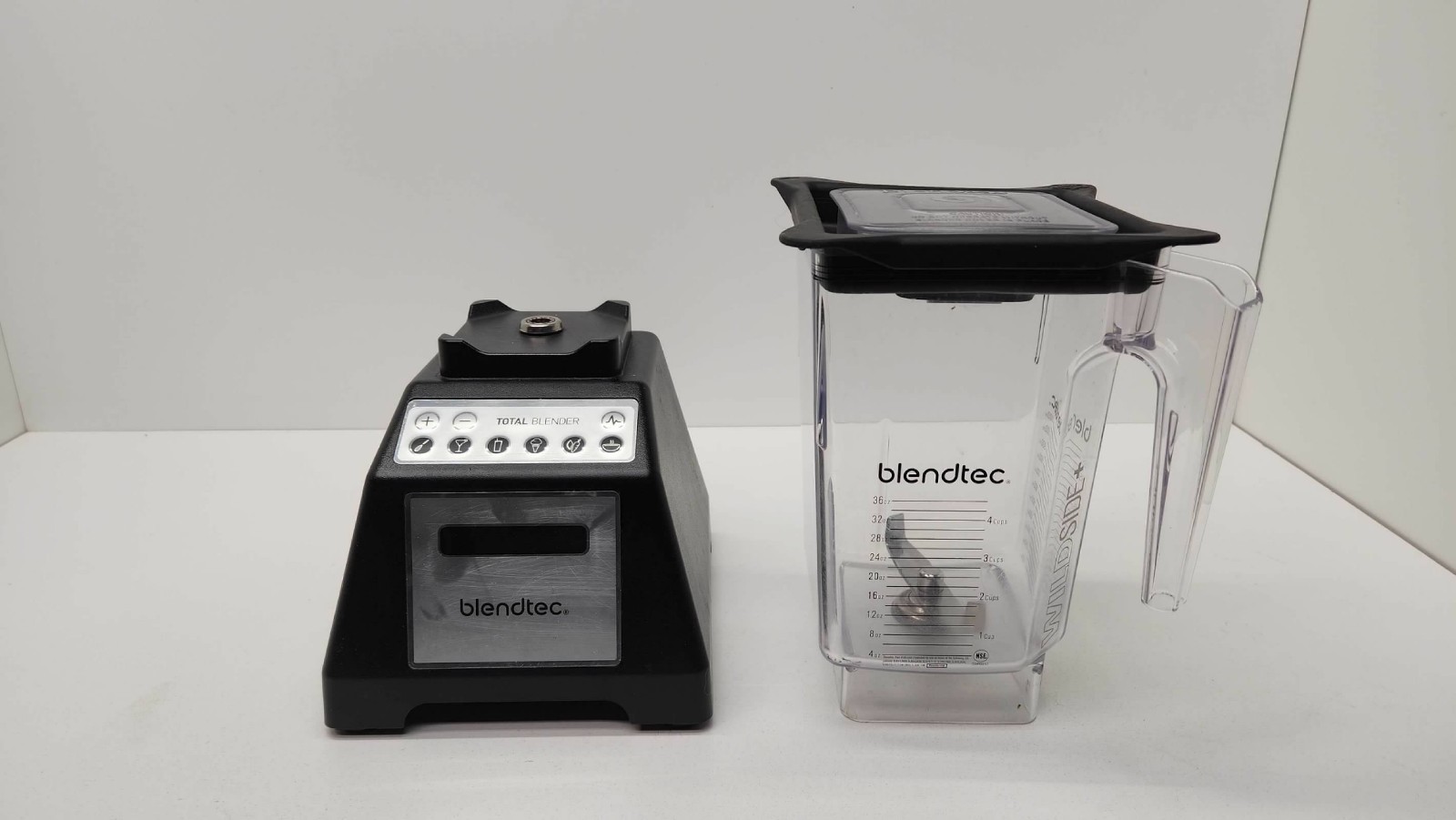 Blendtec Total Blender ES3 Black 1560w  w/ 36oz Jar, Lid 53 Cycles | NICE, USED