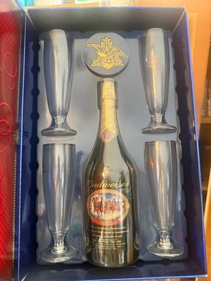 Budweiser Limited Edition Collectors Bottle With 4 Glasses Set for