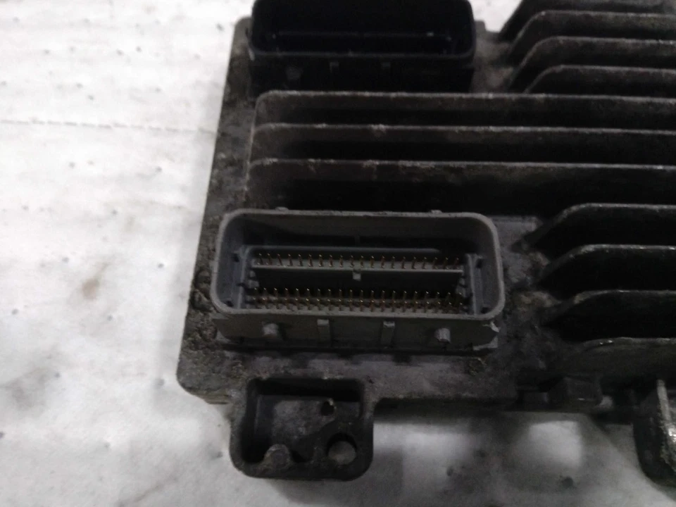 Módulo de control del motor usado (ECM) se adapta a: Chevrolet Tahoe 2009 control electrónico M Foto 4 de 4