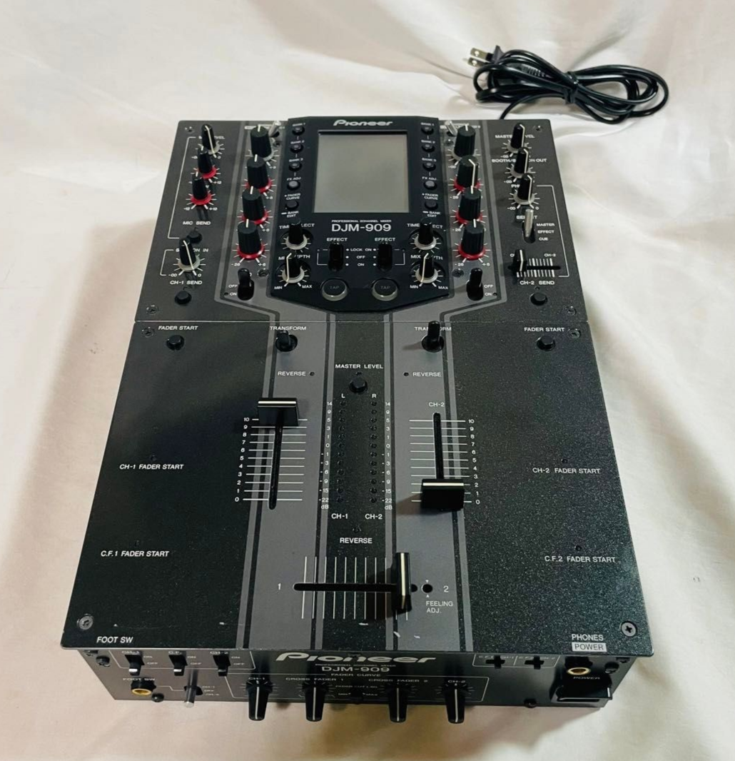 Pioneer DJ DJM-909 Professional 2-Channel DJ Mixer Touchscreen