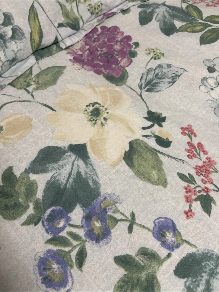 Pier 1 3-Piece Lt Green Floral Printed Duvet Cover/Pillowcases (No Bed Sheets) - Image 4 of 4