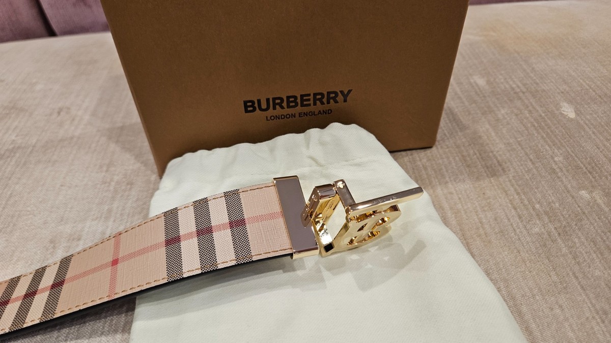 BURBERRY ゴールドチェーンベルト ZDD04-006990 BURBERRY ゴールドチェーンベルト ZDD04-006990 BURBERRY