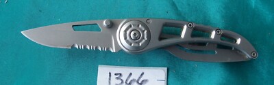 Gerber small pocket knife with clip & combo  - (item #1366)
