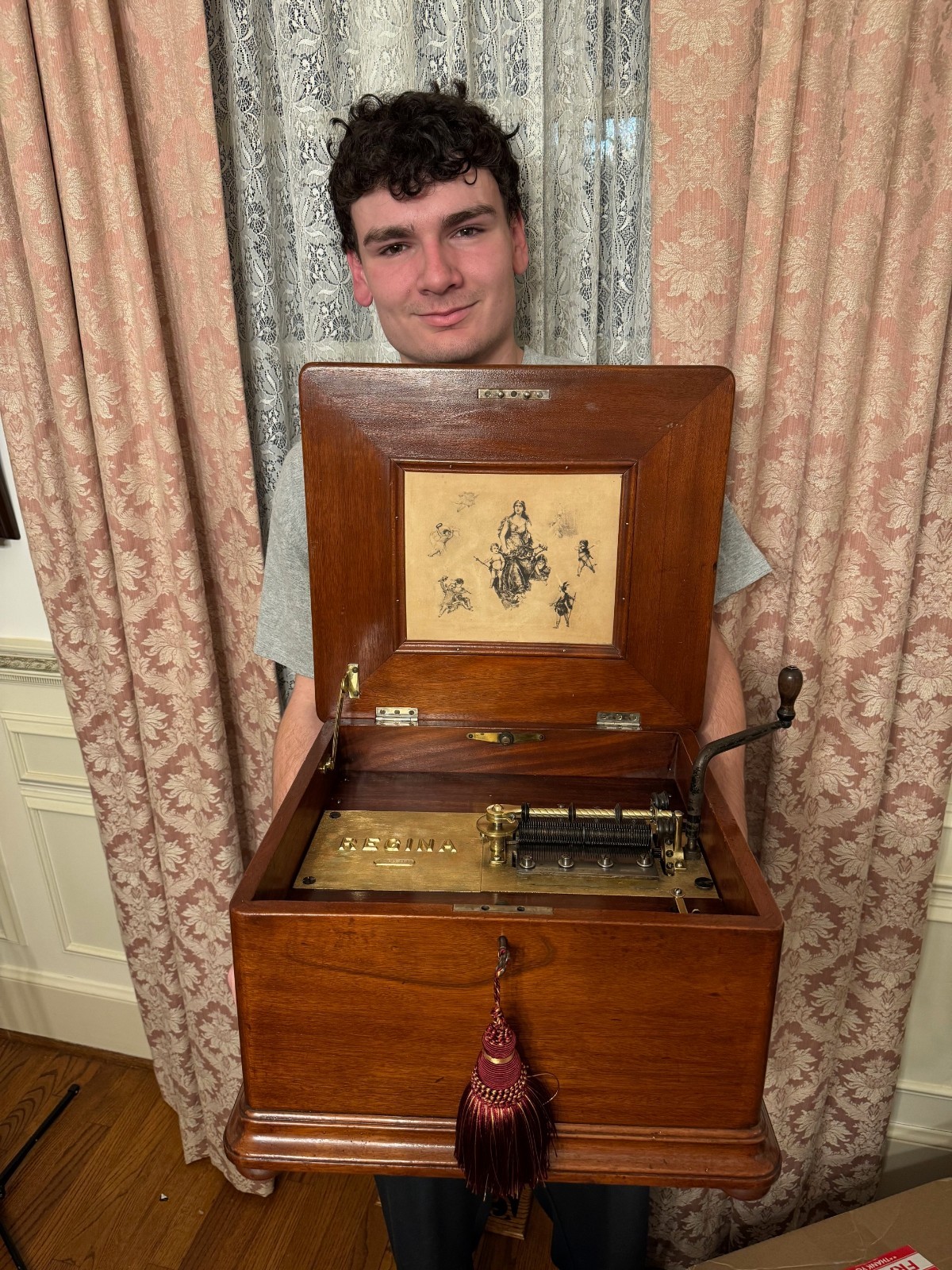Restored 1898 12” Regina Double Comb Music Box 13 Discs Incl Hear & See It Play