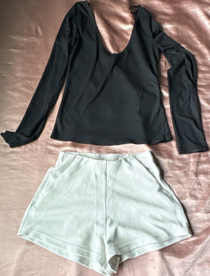 Lululemon Black 2 Piece Women's Long Sleeve Ribbed Top White Shorts Set Casual