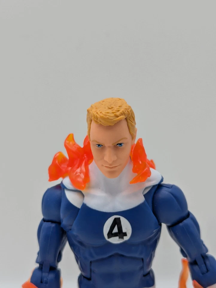 Marvel Legends Fantastic Four Retro Pulse Exclusivo Johnny Storm (Antorcha Humana) Foto 2 de 4
