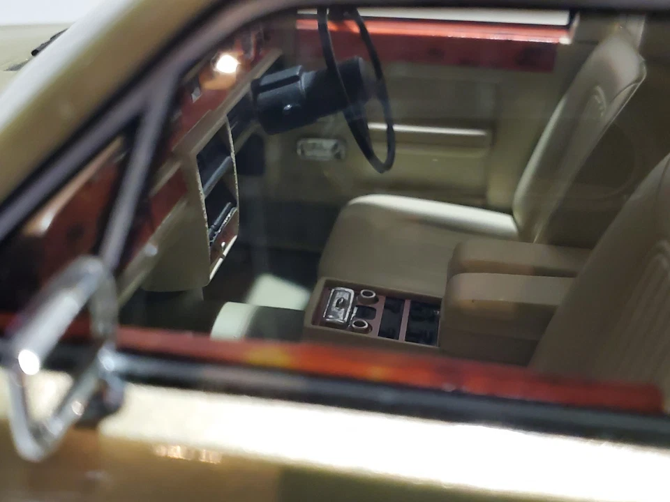 BOS Models 1987 Rolls-Royce Silver Spirit RHD 1:18 Scale Resin Car LE 1,000 - Image 4 of 4