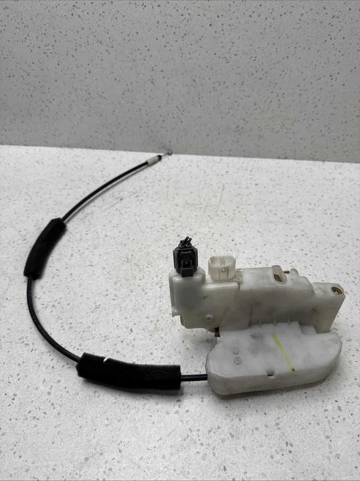 Nissan Frontier 2011 par de actuadores de cierre de puerta trasera izquierda y derecha OEM Foto 3 de 4