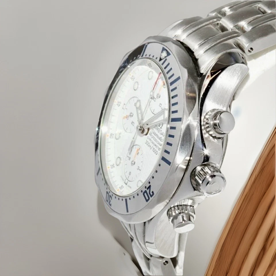 Men’s Omega Seamaster Pro White Chrono. 25982000. Original Box & Paperwork. USA - Image 3 of 4