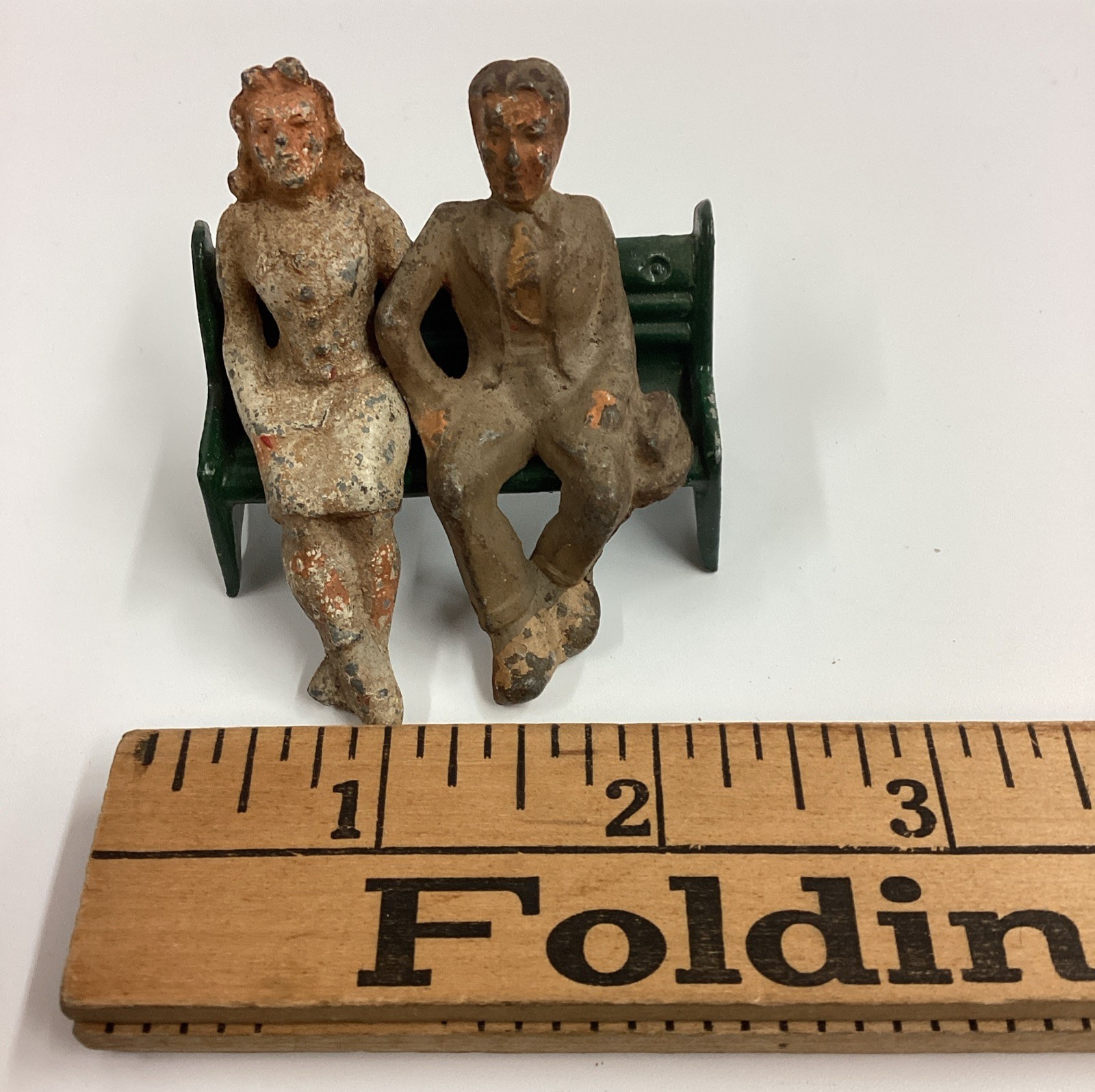 VTG OLD MANOIL BARCLAY LEAD SET MAN WOMAN FIGURES ON BENCH MINIATURE PAINTED USA
