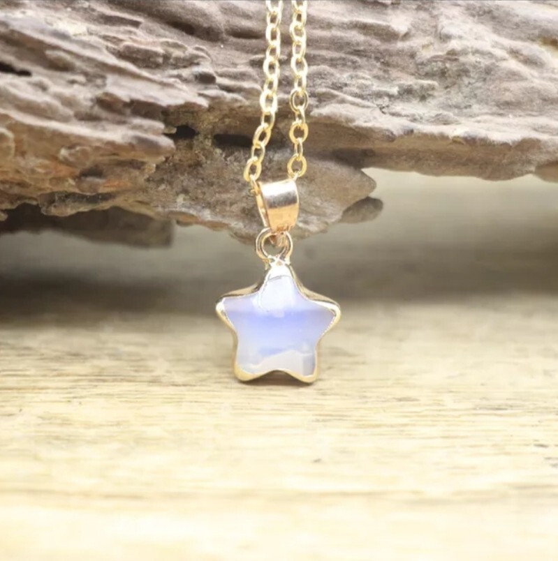 Collier opale blanche et or véritable 18 carats pour femme