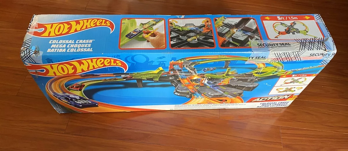 Mattel Hot Wheels® Colossal Crash Track Set