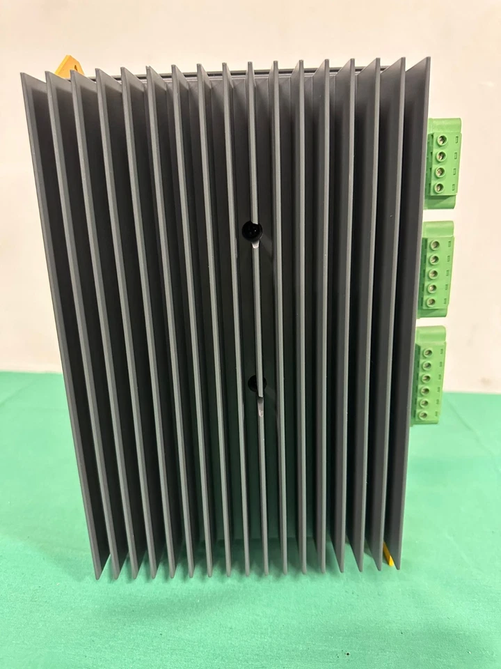 Controlador de servoaccionamiento Parker Hannifin C3S075V4F11 I20 T11 M00 Foto 3 de 4