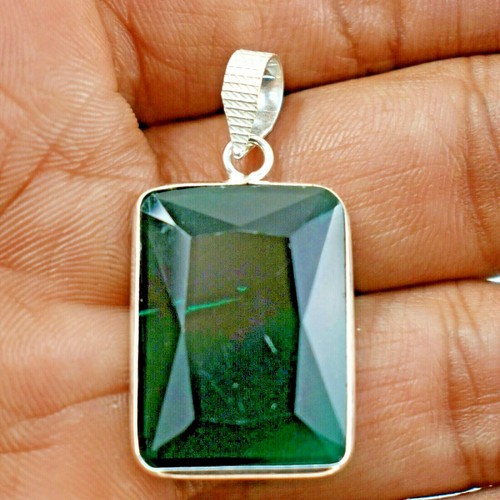 Pendentif Luxe En Argent 925 - Émeraude Ovale 7x5mm & Opales 2.5mm - Pierres 100% Naturelles - Chaîne Incluse - Boîte Cadeau