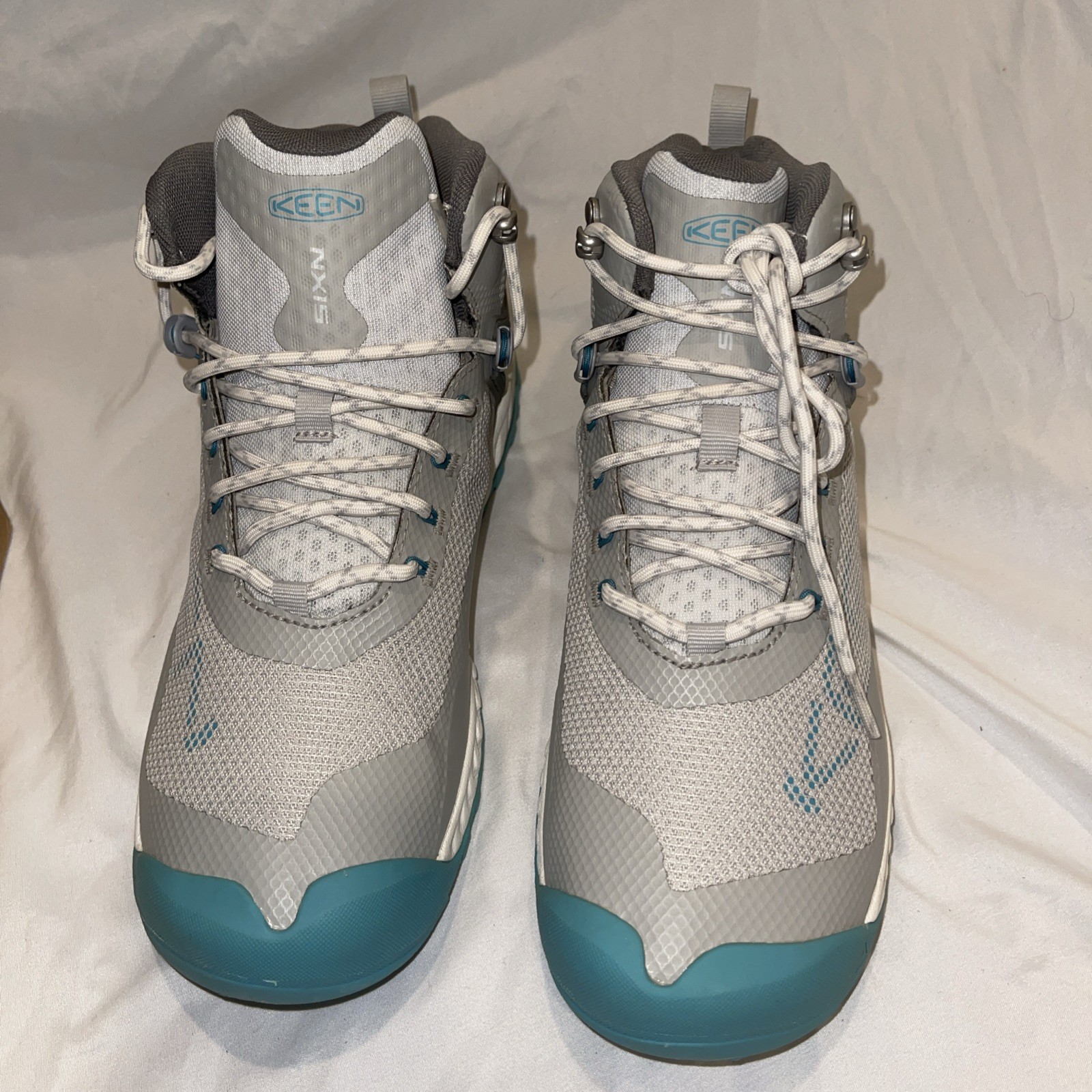 Stivali da trekking Keen Womesn NXIS Evo Mid impermeabili taglia 10 US vapore porcellana NUOVI