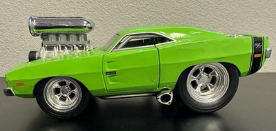 Muscle Machines 1969 Dodge Hemi Charger R/T 1:24 Diecast Car Lime Light Green