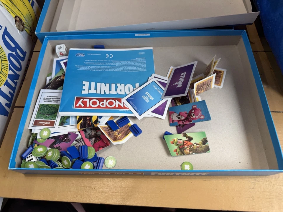 Hasbro Monopoly Fortnite Brettspiel - Bild 4 von 4