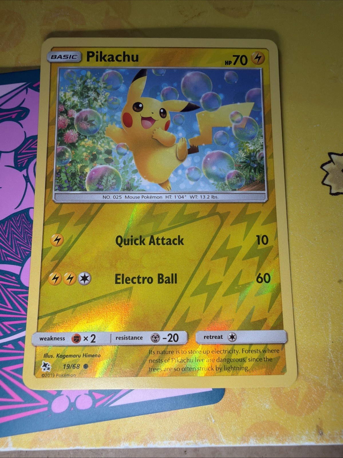Pikachu 19/68 Hidden Fates Reverse Holo