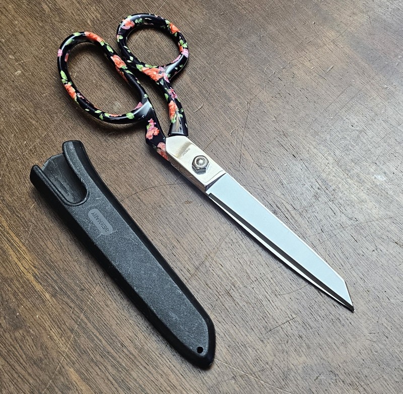 GINGHER DESIGNER SERIES EMBROIDERY/ DRESSMAKER SCISSORS 8"