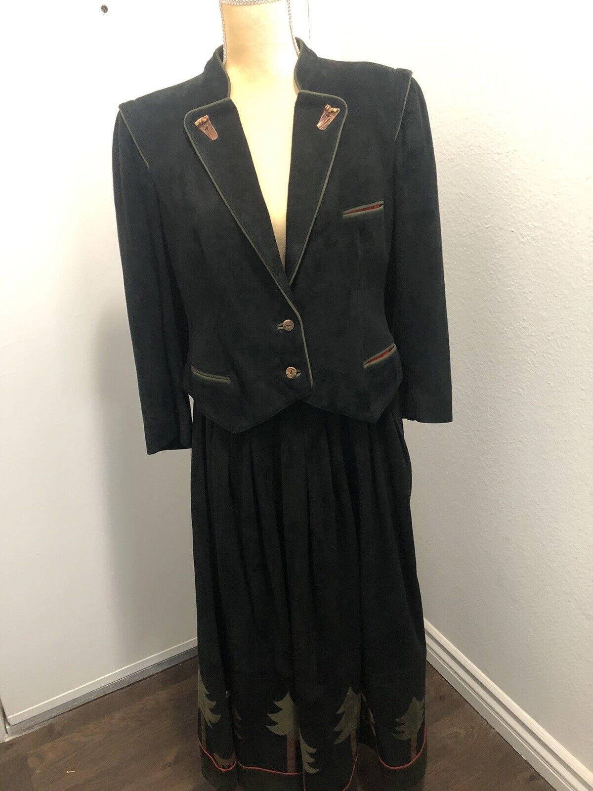 Vintage Very popular German Austrian Women Leather Admont Hunting Size Easy-to-use 4 Suit