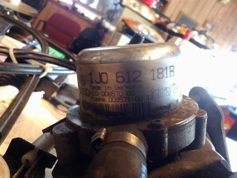 Vacuum Pump 1.9L Turbo Diesel Engine ID Alh Brake Fits 9805 BEETLE