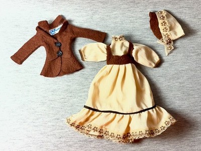Vintage Faerie Glen Kleid Set Creme Braun Jacke Haube Spitzenbesatz Passform 12'' Puppe