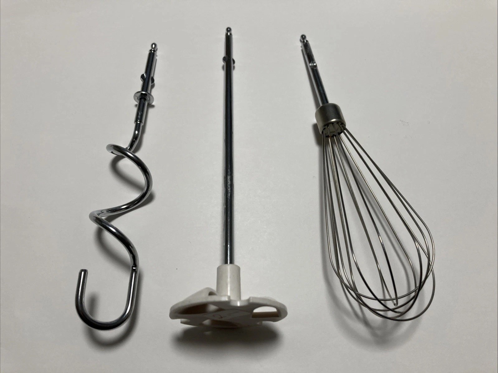 Cuisinart Hand Held Mixer CM-70, dough hook, whisk & mixer b