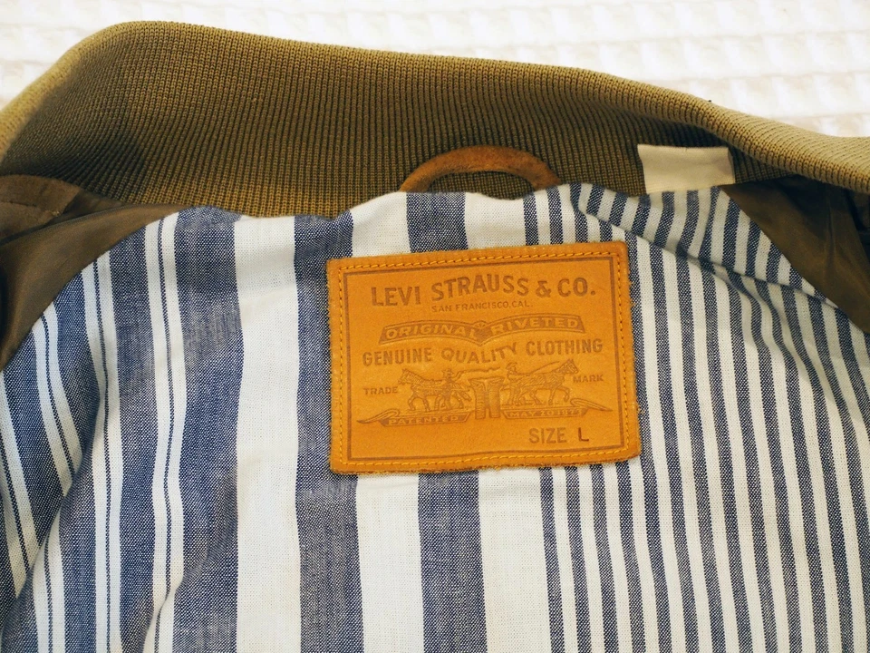 £320 NEW LEVI'S SUEDE VARSITY BOMBER JACKET HARVEST GOLD 696460000 LARGE TAN - Image 3 of 4