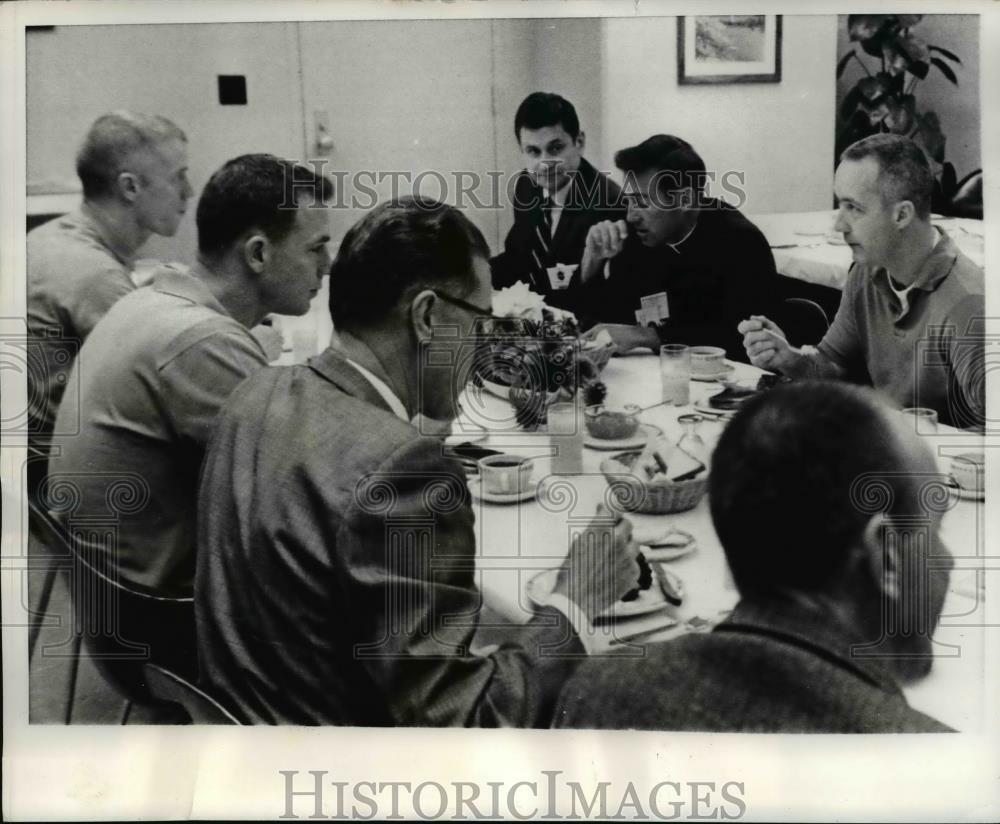 Image 1 - 1969 Press Photo Astronauts Schweickart, Scott, McDivitt, Father Connelly