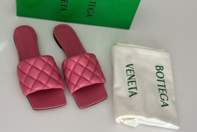 NWT $990 Bottega Veneta Pink Flat Sandals Shoes 7 US (37