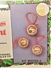 Walco Holiday Ind. GOLDEN PEARLS Bead Christmas Ornament Vtg Craft Kit Makes 3