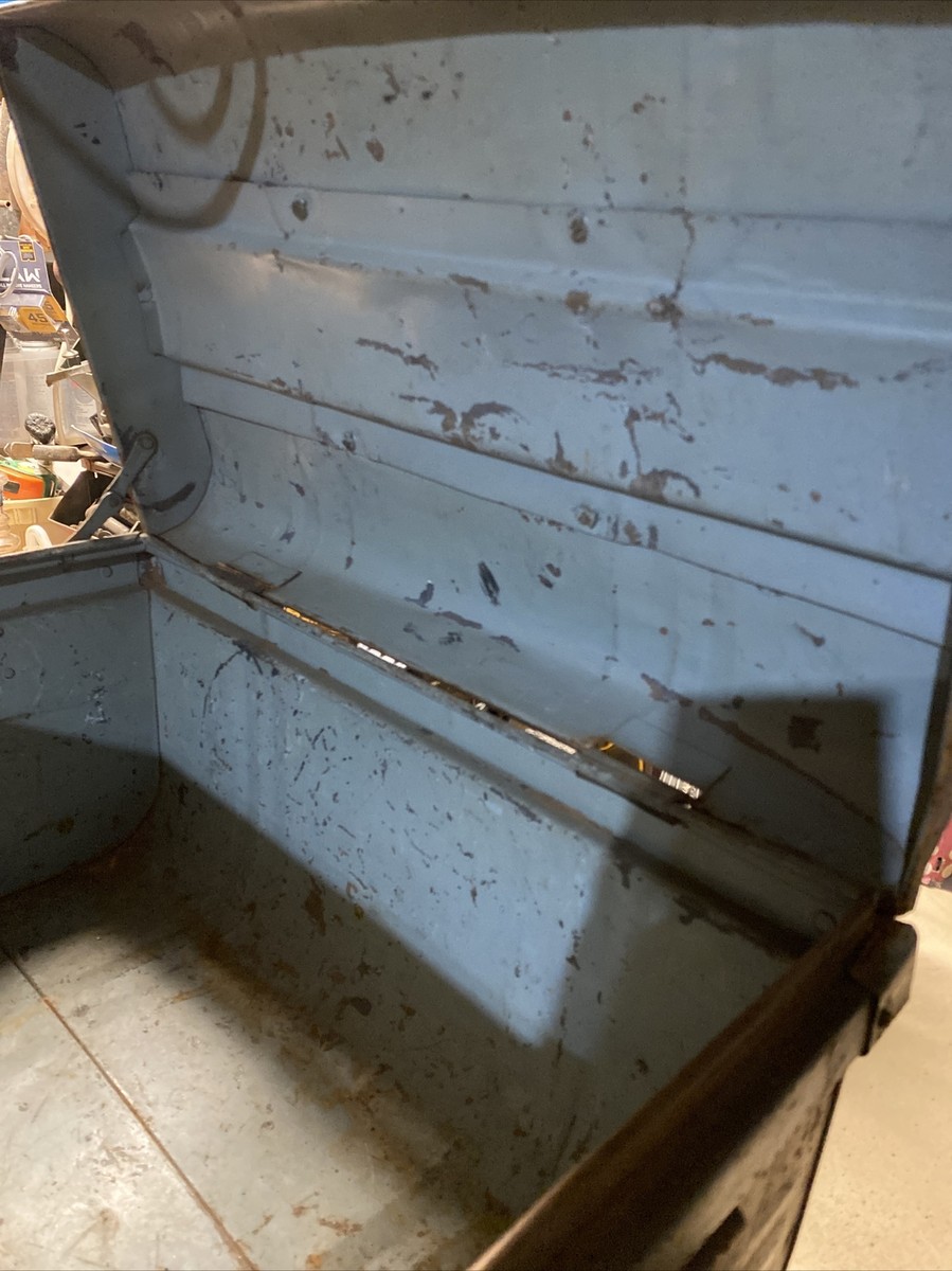 Antique Vintage Steamer trunk All Metal 22x12z12. Great Size