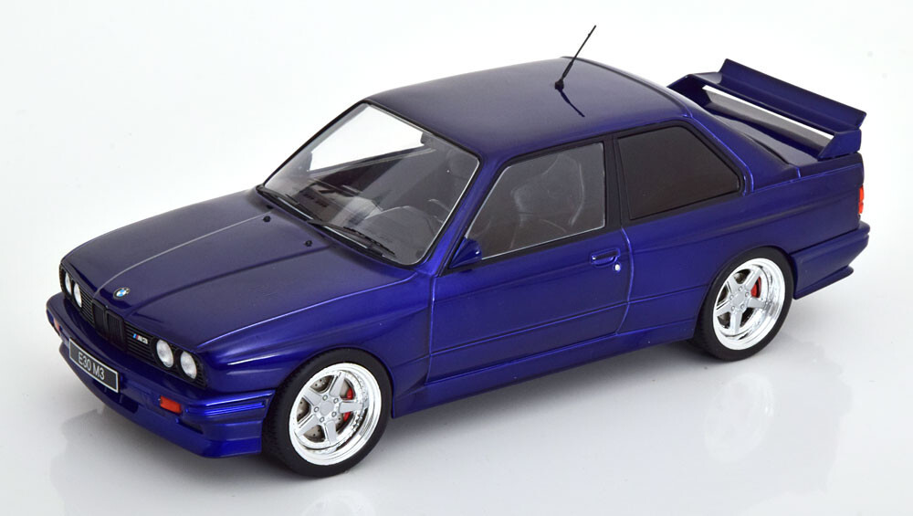 BMW M3 E30 1989 Dark Blue Metal IXO 18CMC122.22 1/18 Series