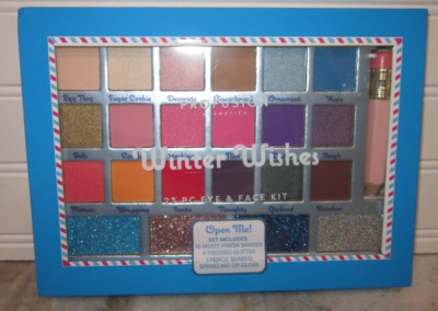 Profusion Cosmetics Winter Wishes 23 Pc Eye & Face Kit NEW
