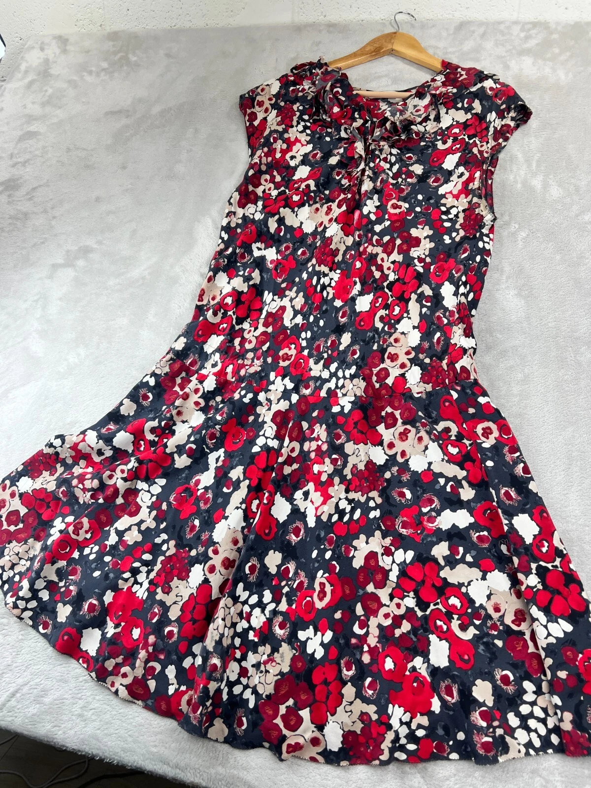 Abito Moschino economico e chic rosso aderente e svasato floreale taglia 8 Made in ITALY