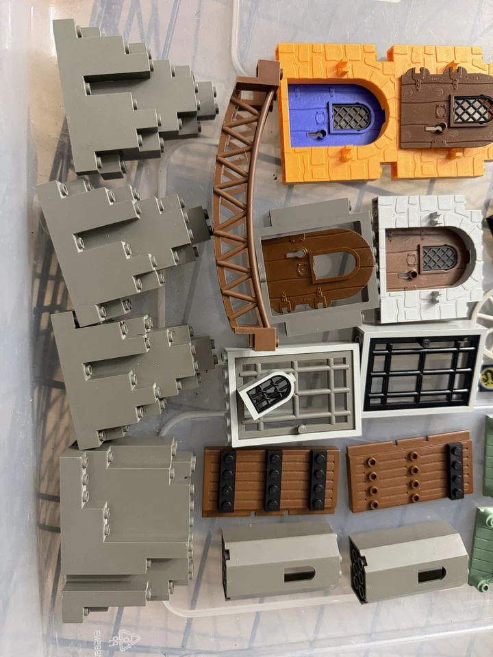 Lot Vintage Lego Castle Parts Pieces - Image 4 of 4